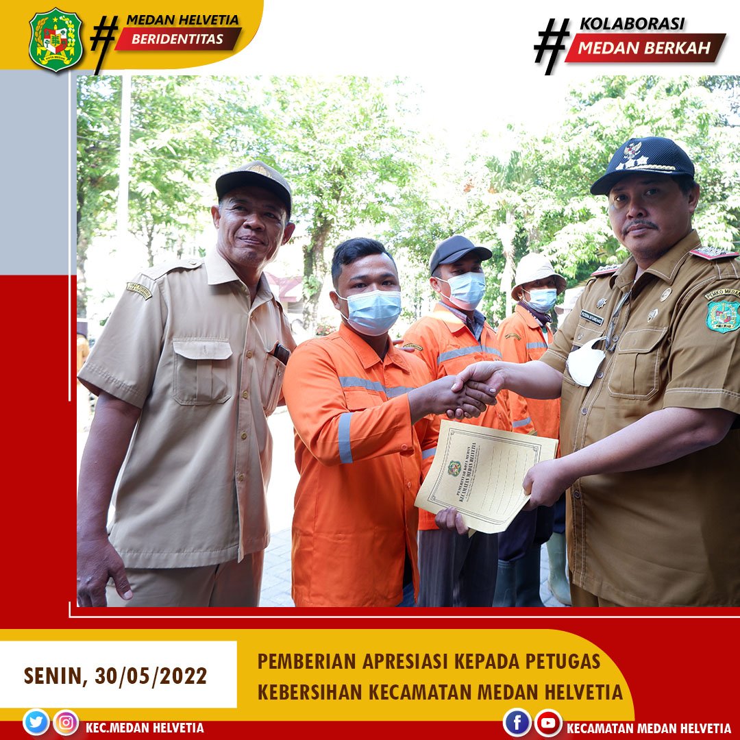 Camat Medan Helvetia memberikan reward kepada Petugas Kebersihan dan P3SU